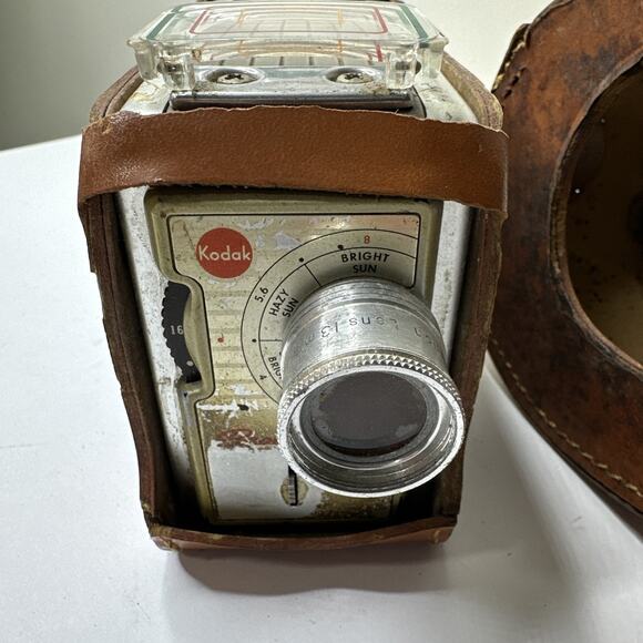 Kodak Brownie Turret f/1.9 8mm  Vintage Movie Camera Leather Case 1940s - Picture 4 of 10